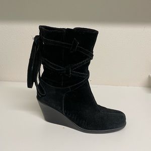 AEROSOLES Women’s Gather All Black suede boots Size 7 side zipper